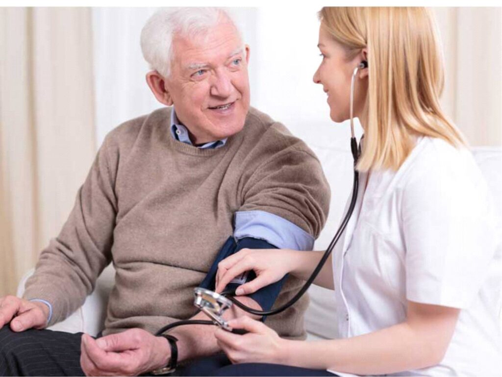Como controlar a pressão arterial em idosos